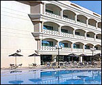 Al Bustan Rotana Hotel Exterior Picture
