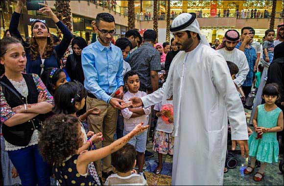 Hamdan Bin Mohammed Heritage Center distributes Eidia on first day of Eid