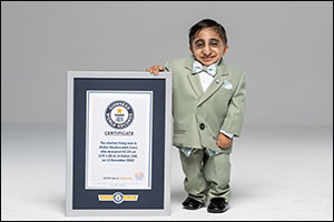 Revealed: 65.24cm (2 Ft 1.68 in) Afshin Ghaderzadeh Declared Worlds Shortest Man Revealed: 65.24cm (2 Ft 1.68 in) Afshin Ghaderzadeh Declared Worlds Shortest Man