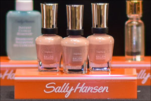 Sally Hansen adds a luminous touch to the Stella McCartney 2016 Spring presentation in Dubai