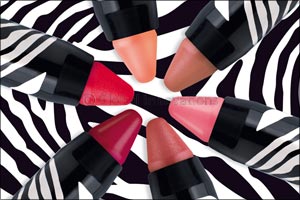 Sisley's huge make-up success completes its palette with 6 new shades to bring a multi-colored twist to your smile!