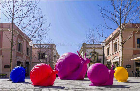 This Spring La Roca Village hosts the first �Cracking Art' exhibit in Spain