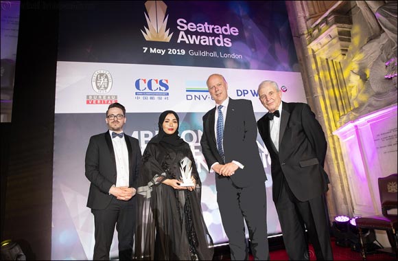 Dr. Noura Al Dhaheri receives Young Person in Shipping Award at Seatrade Awards 2019