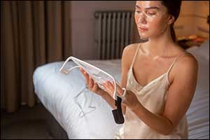 Currentbody Skin LED Light Therapy Mask