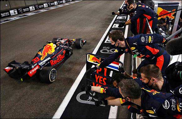 Honda, Verstappen Romps To Win in F1 Season Finale