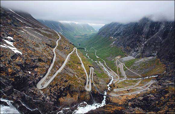 Land Rover and Royal Geographical Society Launch 2021 �Earth Photo' Challenge