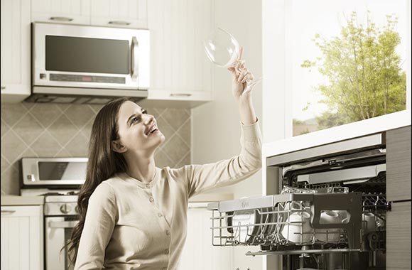 Leave Dirty Dishes Behind With LG Quadwash