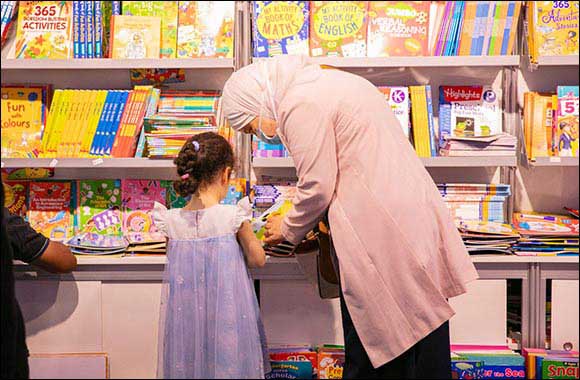 Raising A Reader: A Family that Reads Together Grows Together