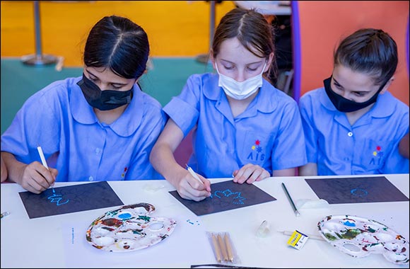 Children Learn the Relaxing Art of Creating Patterns using Coloured Dots at SIBF 2021