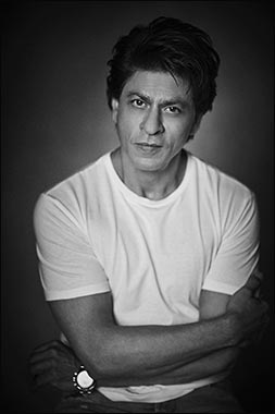 The King of Bollywood, Shah Rukh Khan, comes to SIBF 2022!
