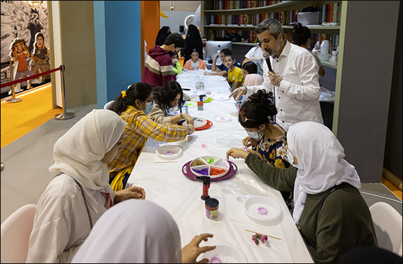 SIBF 2022 Drives Creativity with Innovative Resin Art Workshop