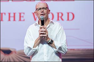 Big Nate creator Lincoln Peirce talks about writing, the creative process, and his boyhood idol at SIBF 2022