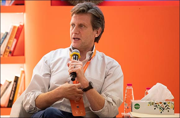 How to make readers' hearts pound and their palms sweat?  Thriller writers share top tips with students at SIBF 2022