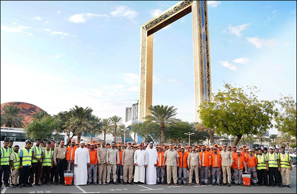 Dubai Municipality: All Waste from New Year Celebrations in the Emirate Removed in Record Time