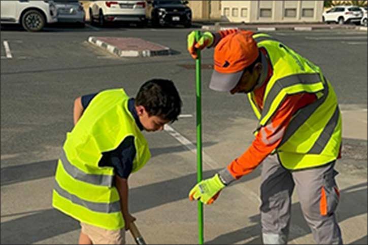 Dubai Municipality strengthens community engagement with 162 volunteer activities under 'An Hour with the Cleaner' initiative