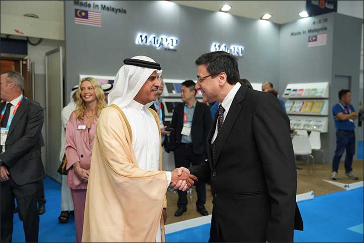 H.E. Butti Saeed Al Ghandi opens Paperworld Middle East and Gifts & Lifestyle Middle East