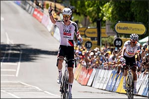 Vine and Narváez dominate as Jay Vine wins stage 2 of the Tour Down Under