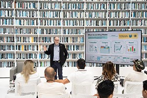 Mohammed Bin Rashid Library Organises Sessions to Promote Financial Literacy Amo