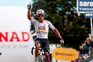 Jhonatan Narváez claims Giro d'Italia stage victory after remarkable breaka