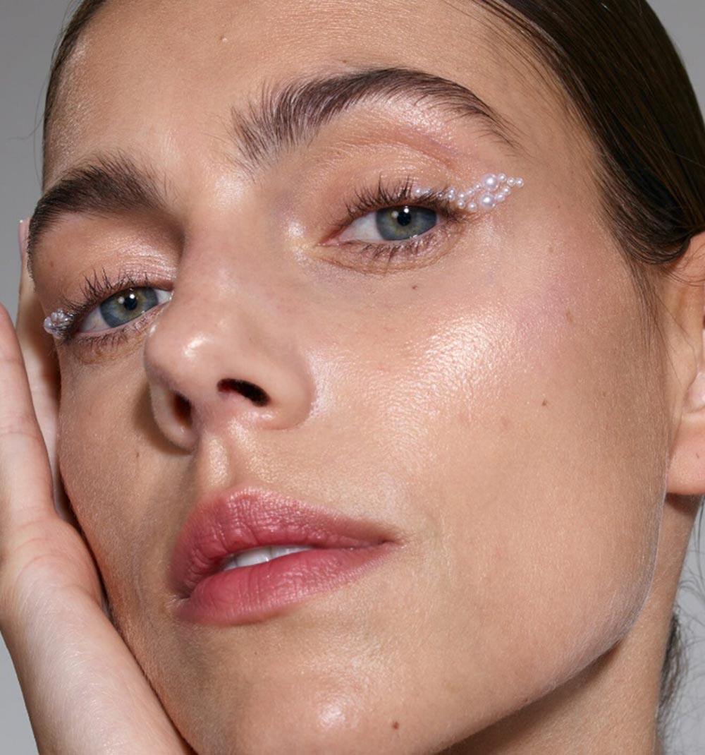 Fresh Skin, Glazed Brows: Benefit Cosmetics Has Your Spring Beauty Mood Covered!