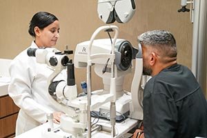 RTA Reports 30% Increase in Eye Test Centres for Obtaining and Renewing Driving 