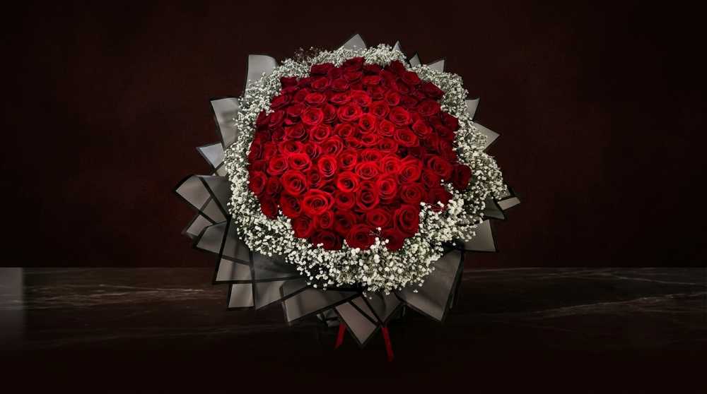 We Asked a Dubai Florist What People Get Wrong About Sending Flowers. The Answers Were Practical.