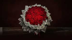 We Asked a Dubai Florist What People Get Wrong About Sending Flowers. The Answer