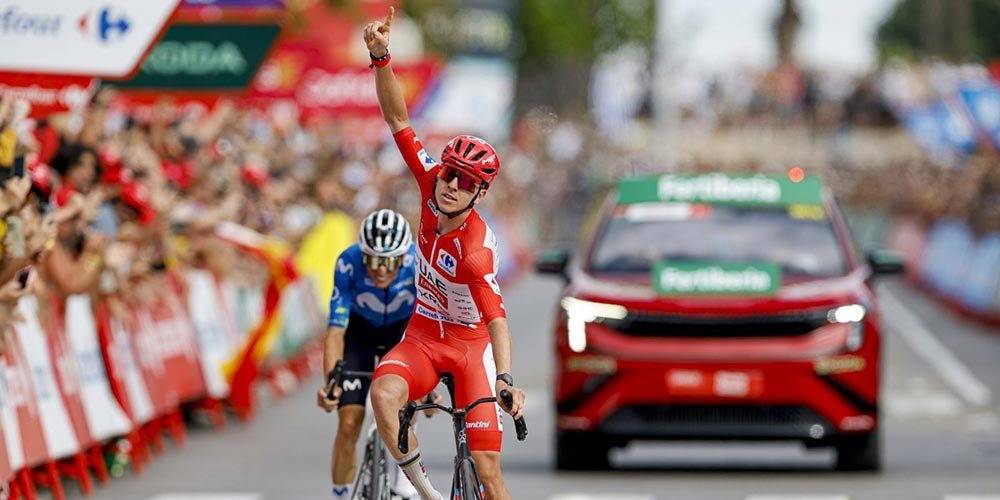 Tadej Pogačar extends Vuelta a España lead with third stage victory