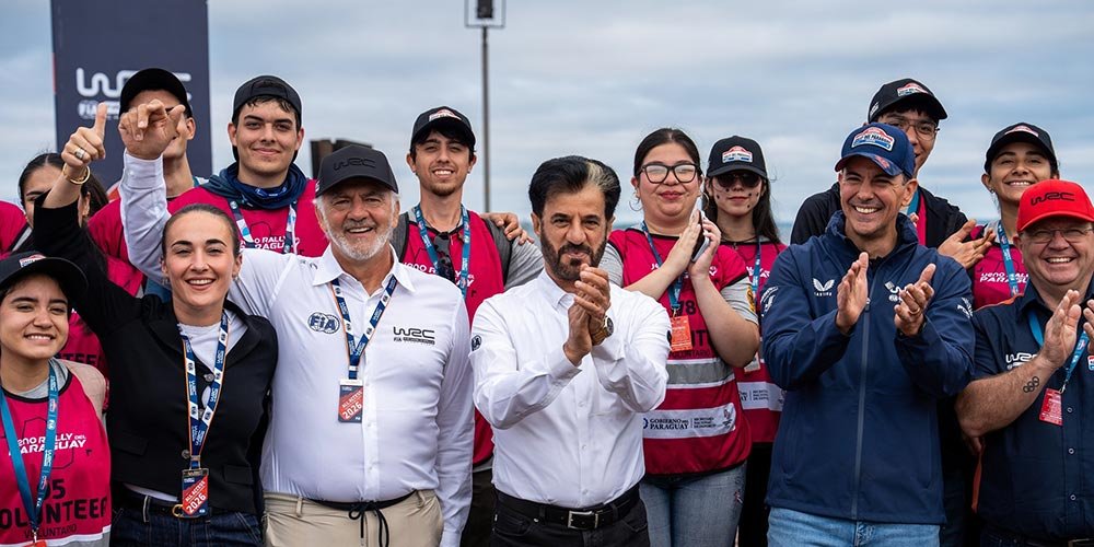 Paraguayan President Santiago Peña and FIA President Mohammed Ben Sulayem celebrate the start of a new era of rallying in Encarnación