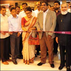 Malabar Gold & Diamonds starts in Kolkata.