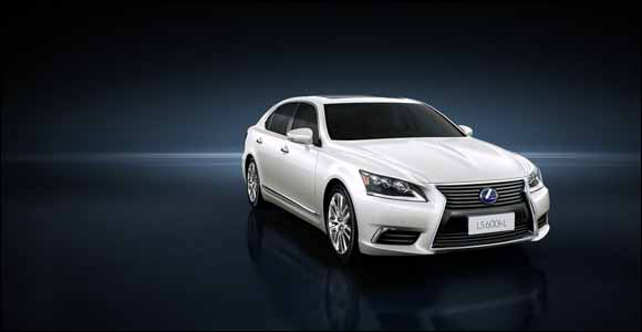 Lexus showcases full hybrid range at Dubai International Motor Show 2013