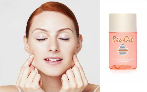 Banish acne scars with the award winning multitasker Bio-Oil!