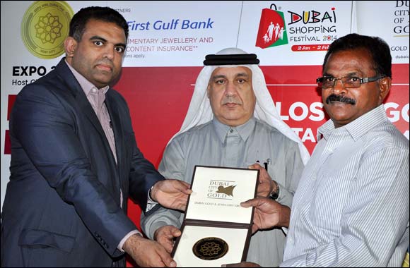 Luck strikes jobless Indian man at Joyalukkas.