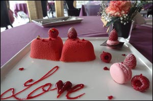 Knightsbridge London Caf� � Valentine's Day special