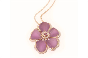 Fall for bespoke flowery charm only with LIALI's floral jewelery Collection