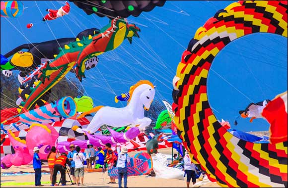 Kite flyers from around the world head to Dubai for world record bid during 20th edition of Dubai Shopping Festival