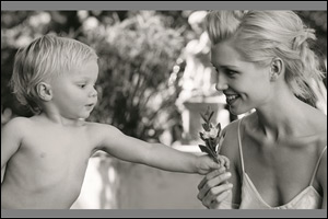 This Mother's Day, celebrate your mother with an unforgettable Promesse from Baume & Mercier