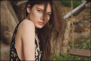 Pull&Bear Releases Pacific Girls Collection