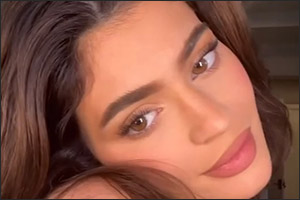 The Kylie Jenner-Approved Eyebrow Routine with Benefit Cosmetics!