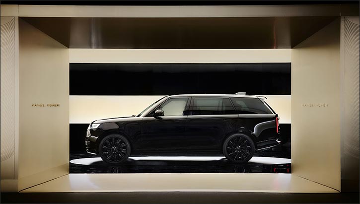 Homage to design purity: range rover sv black makes debut at design miami