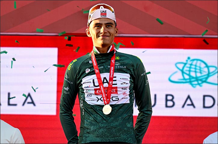 Del Toro fights to second spot on the brutal Jebel Mobrah