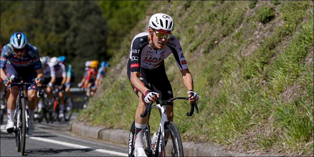 Igor Arrieta battles to brave second place on stage 3 of Itzulia Basque Country